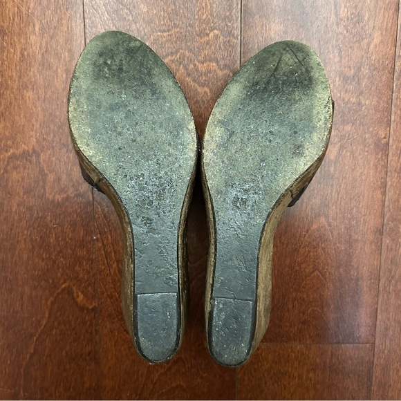 Donald J. Pliner Couture Whimsigoth Green Velvet and Leather Wedge Shoes, Size 8 - Picture 12 of 14